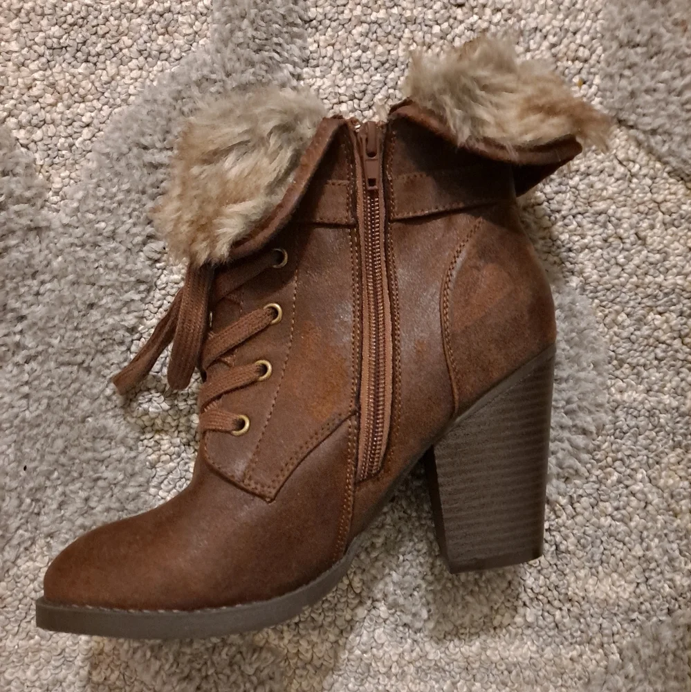 NWOT Wild Diva Bootie - Picture 4 of 8